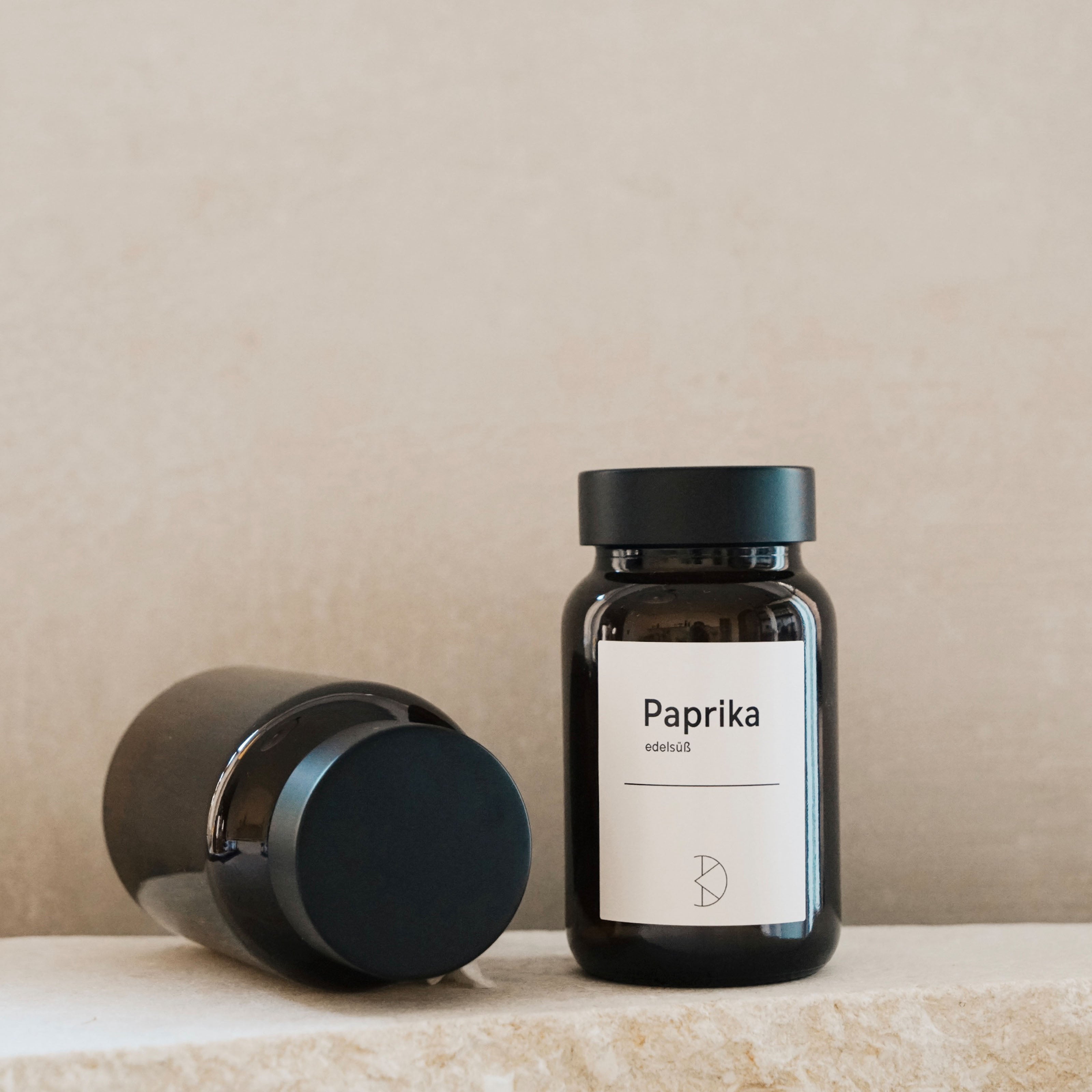 Premium Gewürzglas mit Edelstahldeckel in matt schwarz - Aromaschutz & Stil