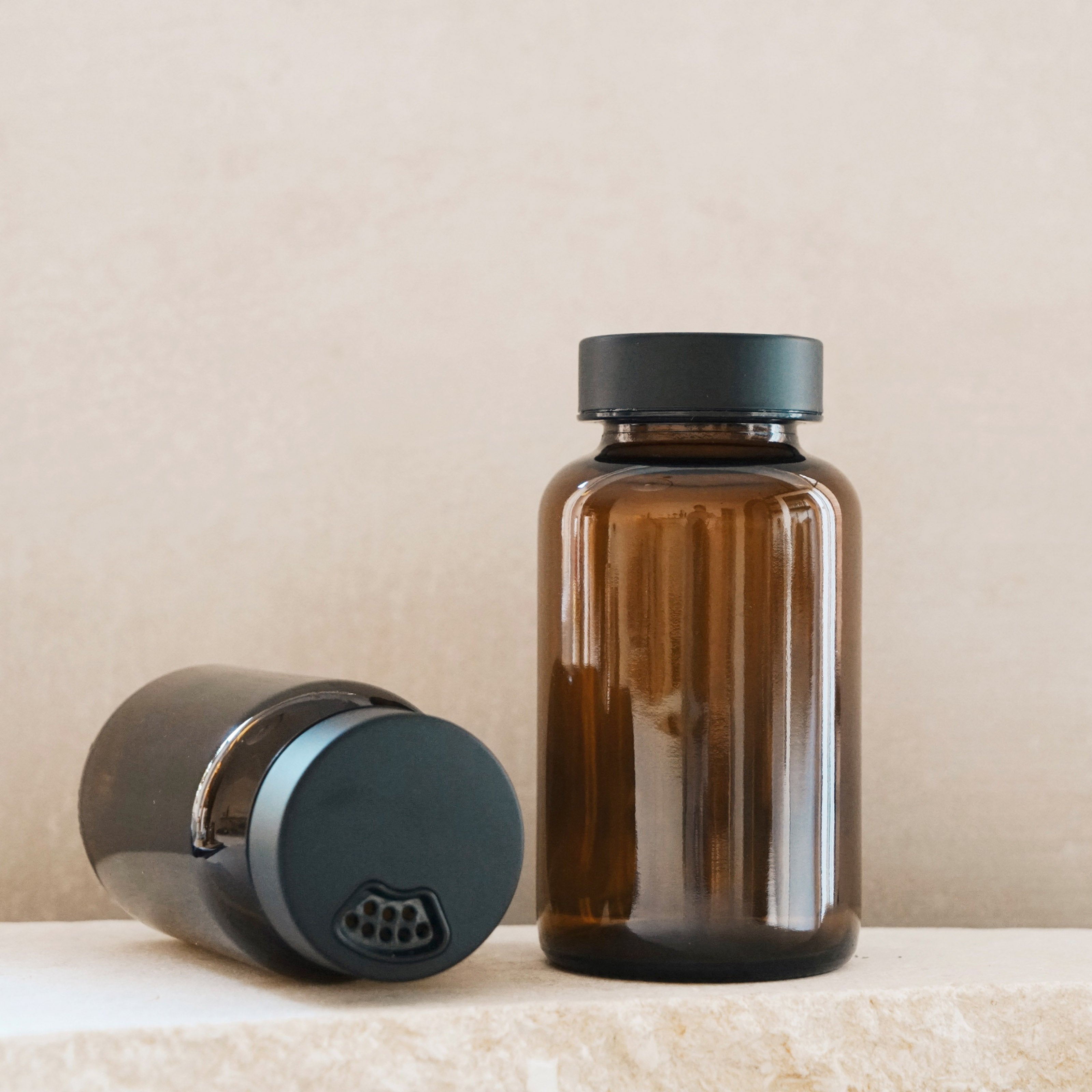 Premium Gewürzgläser Braunglas & Edelstahl: Aromaschutz und Ordnung für Profis