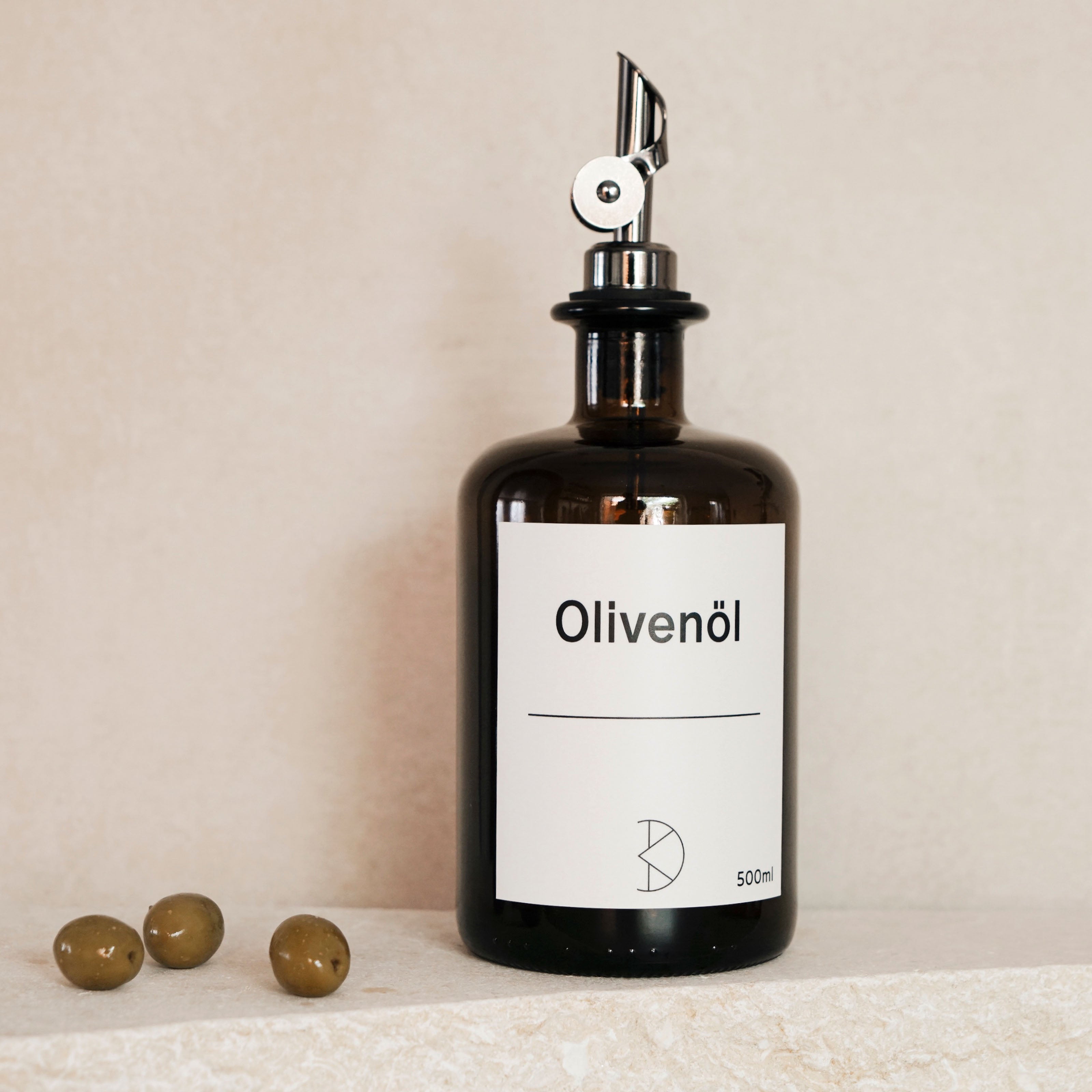 Ölflasche aus Braunglas – 500 ml mit Edelstahl-Ausgießer & UV-Schutz - Koffs Design