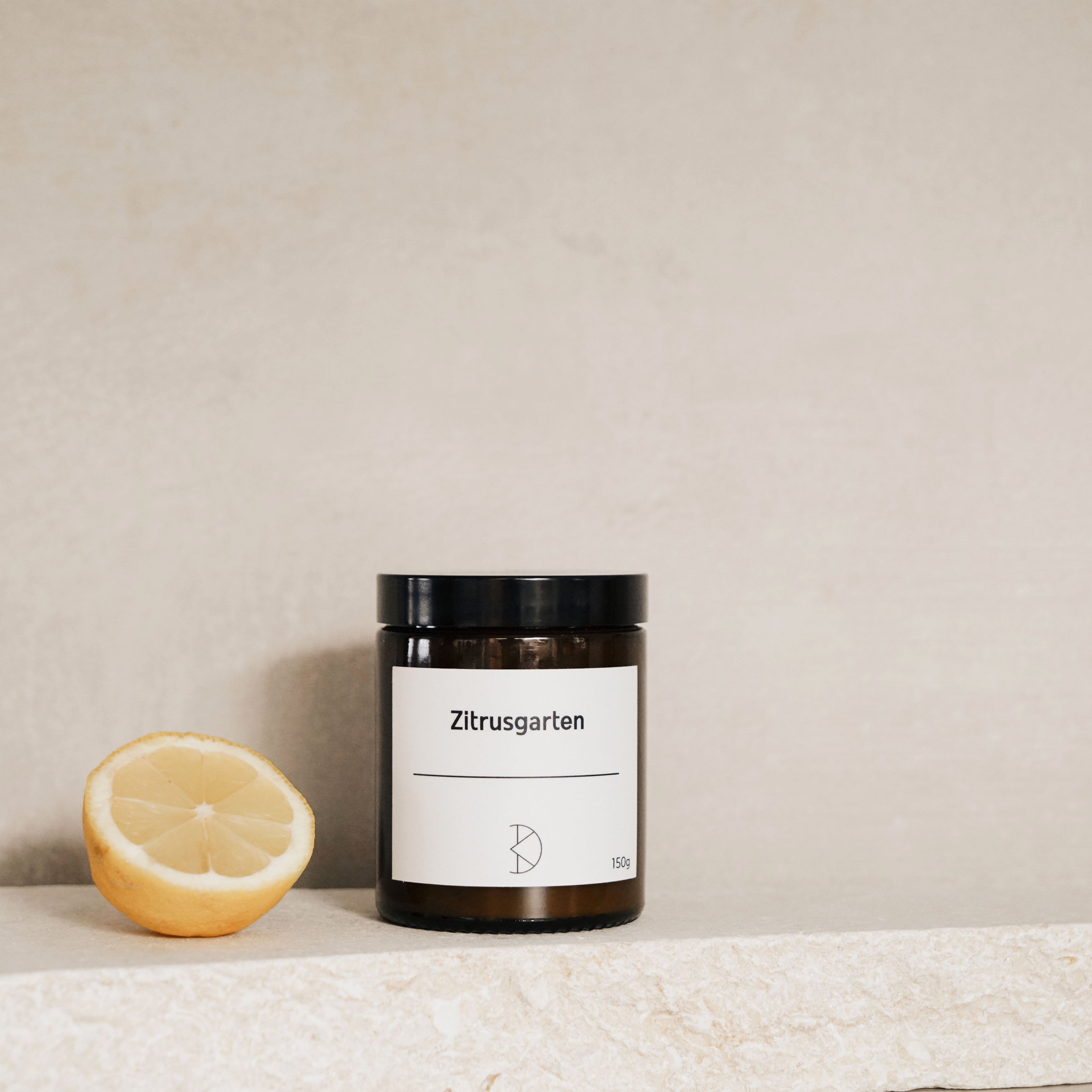 Duftkerze im Braunglas – handgegossen im Münsterland - Koffs Design