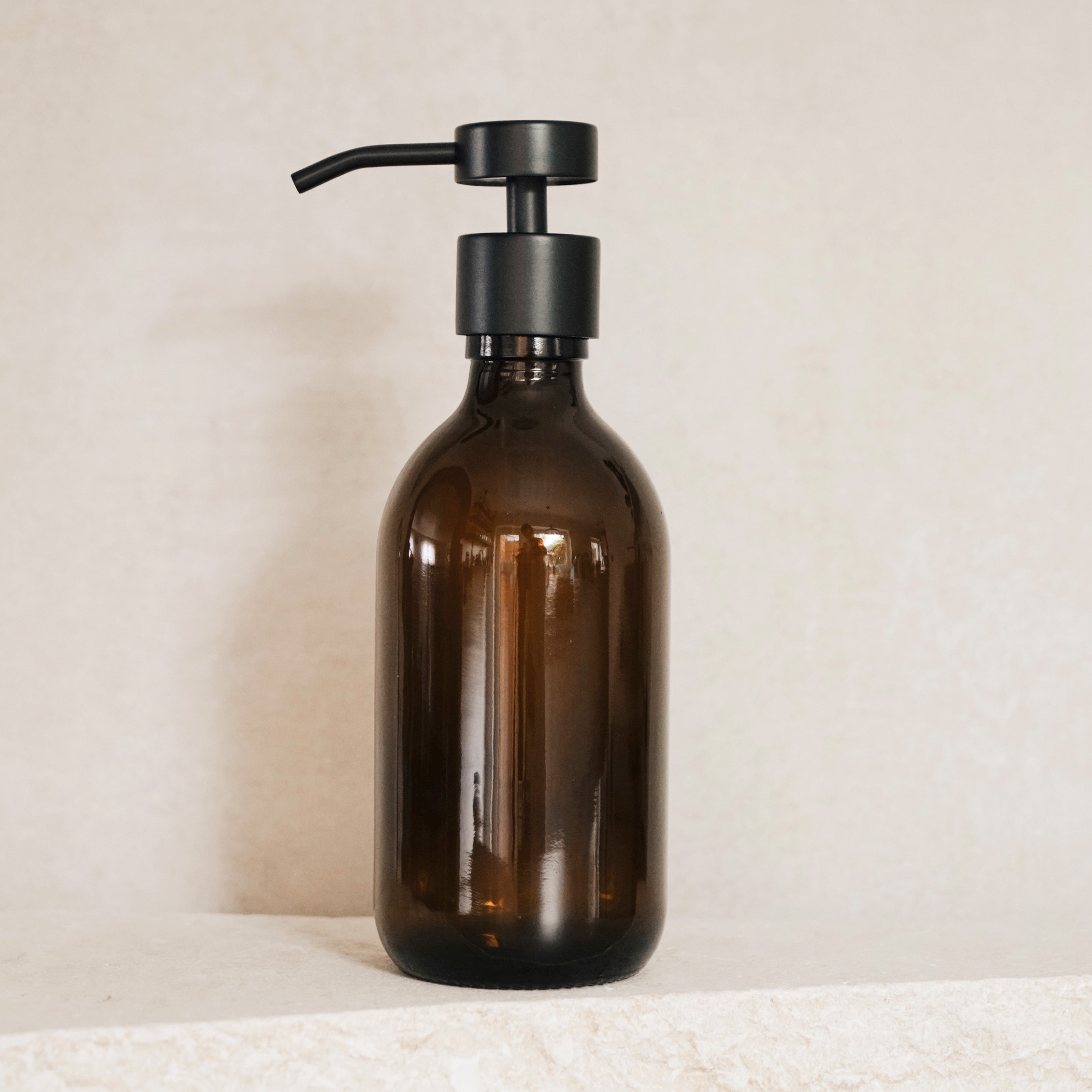 Seifenspender aus Braunglas – 300 ml Designflasche mit Edelstahlpumpe - blanko